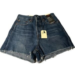 Levi’s NWT Ribcage Shorts Size 27
